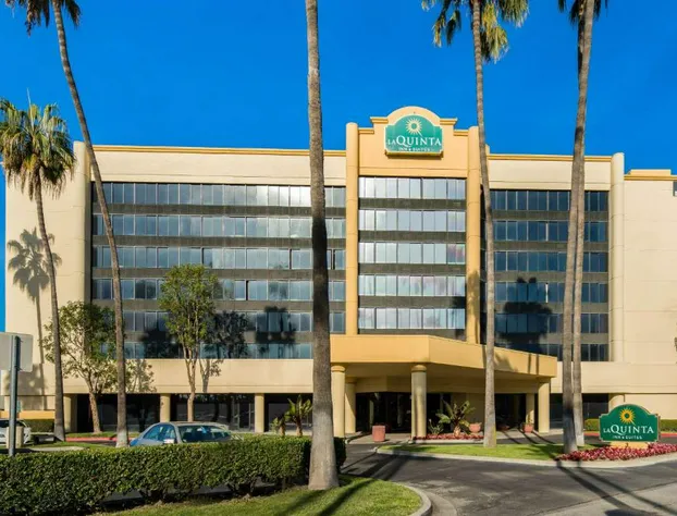 La Quinta Inn & Suites by Wyndham Buena Park hotel detail image 2