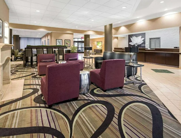 La Quinta Inn & Suites by Wyndham Buena Park hotel detail image 4