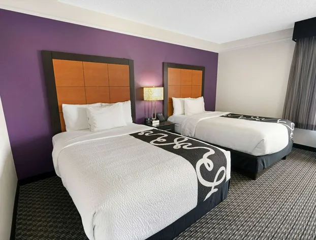 La Quinta Inn & Suites by Wyndham Phoenix Scottsdale hotel detail image 4