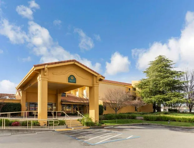 La Quinta Inn & Suites by Wyndham Redding hotel detail image 2