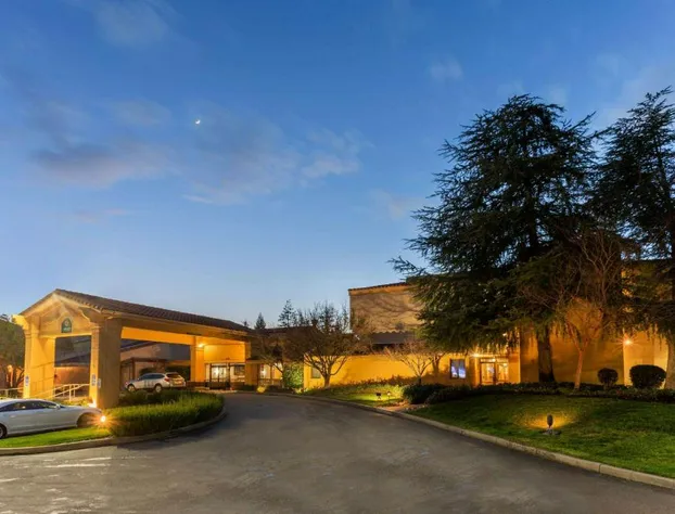 La Quinta Inn & Suites by Wyndham Redding hotel detail image 3