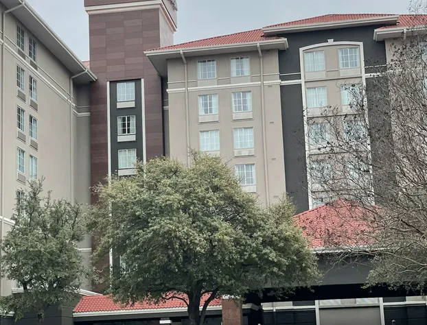 La Quinta Inn & Suites by Wyndham San Antonio Airport hotel detail image 4