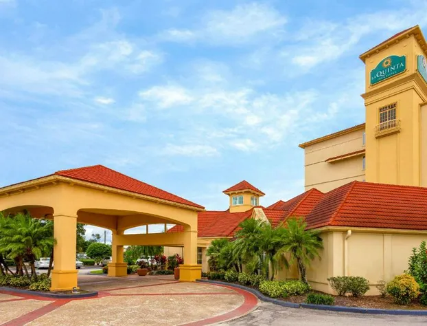 La Quinta Inn & Suites by Wyndham Lakeland West hotel detail image 1