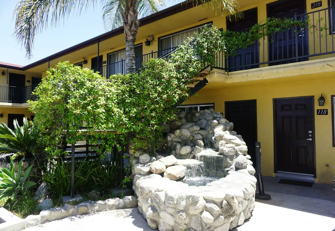 Casa Bella Inn Downtown LA hotel hero