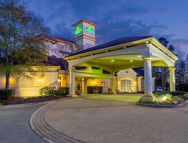 La Quinta Inn & Suites by Wyndham Raleigh Cary hotel detail image 3
