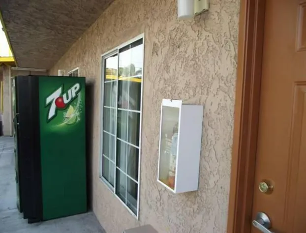 SandPiper Motel - Los Angeles hotel detail image 1