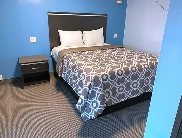 Golden West Manor Motel hotel detail image 4