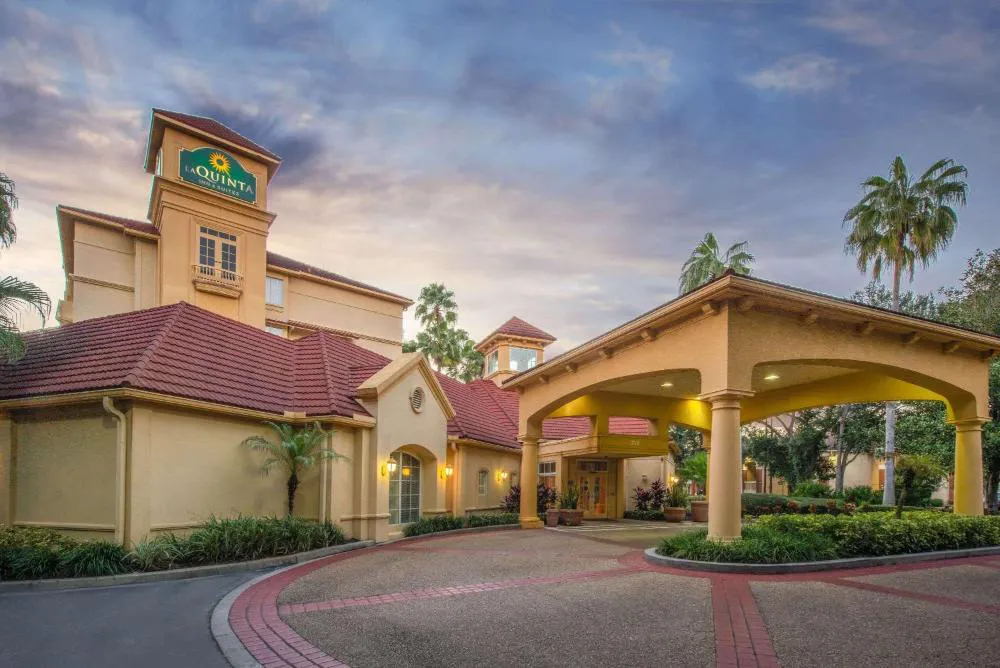 La Quinta Inn & Suites by Wyndham Tampa Brandon Regency Park hotel hero
