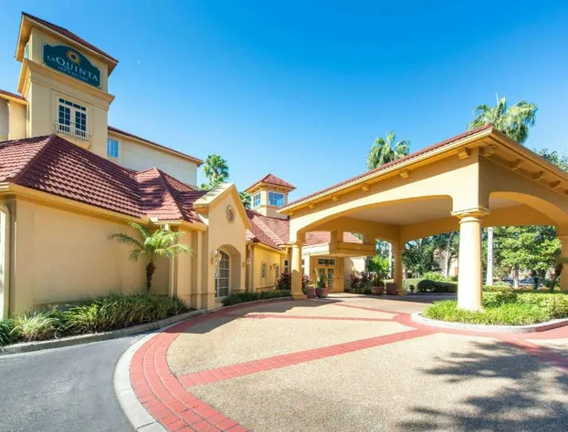 La Quinta Inn & Suites by Wyndham Tampa Brandon Regency Park hotel detail image 1