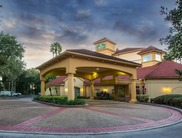 La Quinta Inn & Suites by Wyndham Tampa Brandon Regency Park hotel detail image 2