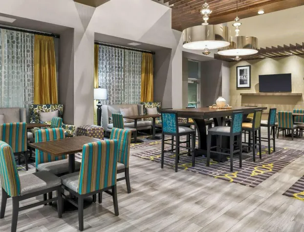 Hampton Inn & Suites Los Angeles/Hollywood hotel detail image 4