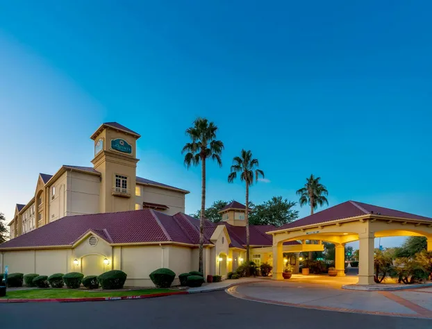 La Quinta Inn & Suites by Wyndham Phoenix West Peoria hotel detail image 1