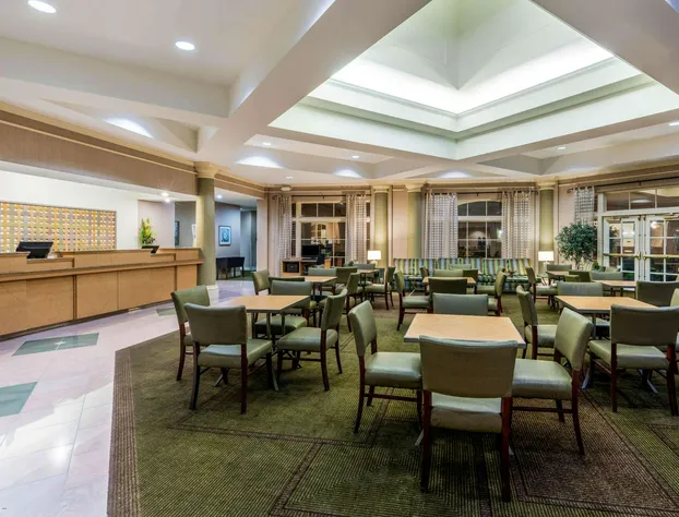 La Quinta Inn & Suites by Wyndham Phoenix West Peoria hotel detail image 2