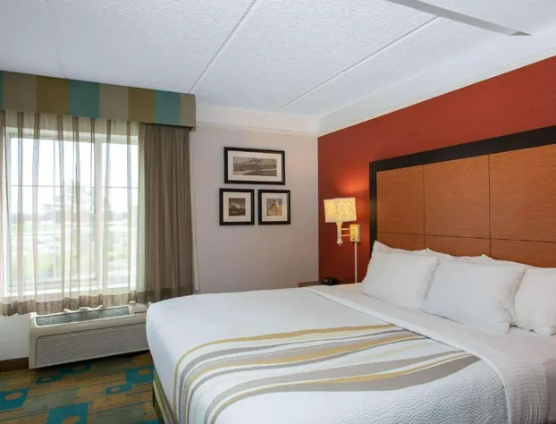 La Quinta Inn & Suites by Wyndham Jacksonville Butler Blvd hotel detail image 4