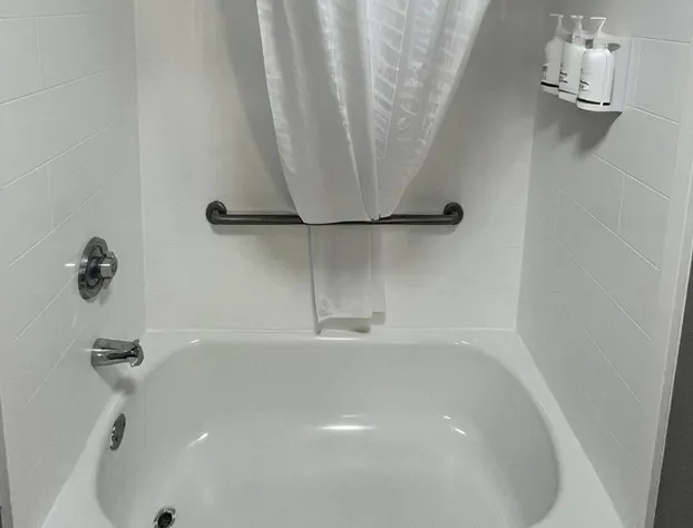 La Quinta Inn & Suites by Wyndham Jacksonville Butler Blvd hotel detail image 4