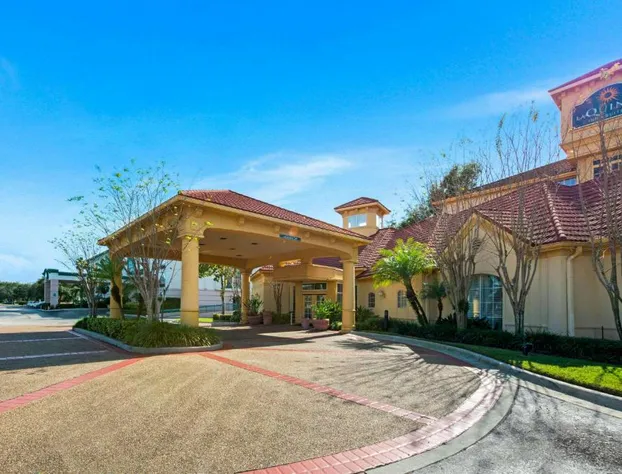 La Quinta Inn & Suites by Wyndham USF (Near Busch Gardens) hotel detail image 3