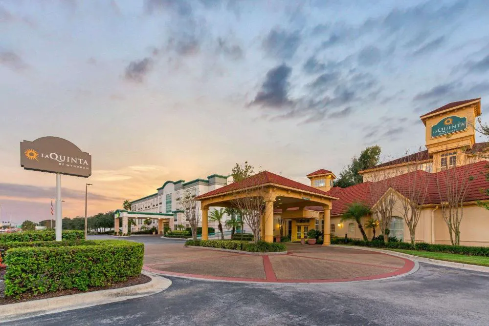 La Quinta Inn & Suites by Wyndham USF (Near Busch Gardens) hotel hero