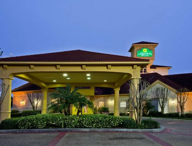 La Quinta Inn & Suites by Wyndham USF (Near Busch Gardens) hotel detail image 2