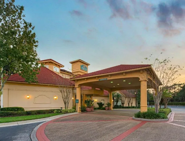 La Quinta Inn & Suites by Wyndham USF (Near Busch Gardens) hotel detail image 3