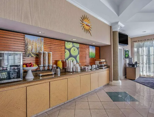La Quinta Inn & Suites by Wyndham Miami Airport West hotel detail image 4