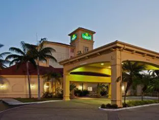 La Quinta Inn & Suites by Wyndham Miami Airport West hotel detail image 1