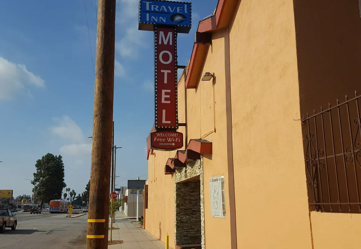 Travel Inn Motel hotel hero