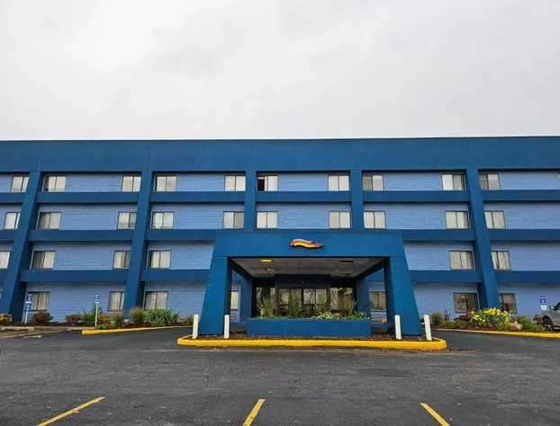 Baymont by Wyndham Davenport hotel detail image 2