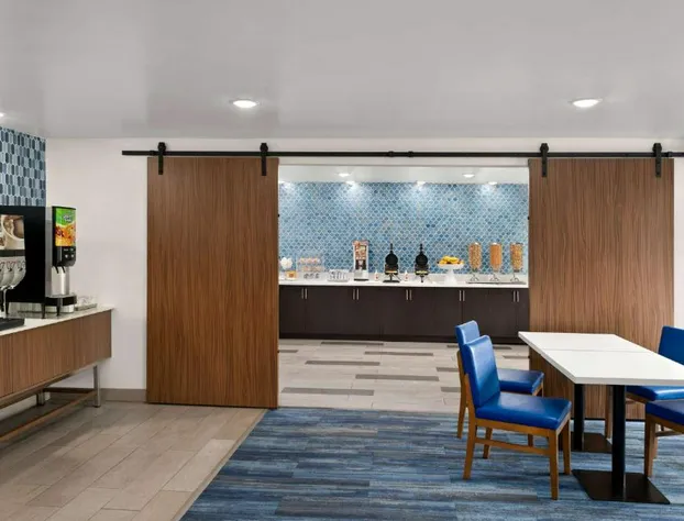 La Quinta Inn by Wyndham Columbus Dublin hotel detail image 3