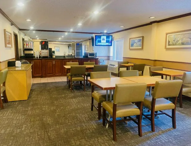 Norwood Inn & Suites by BlissPoint Post Rd Indianapolis hotel detail image 2