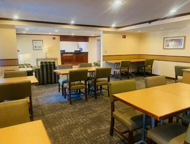 Norwood Inn & Suites by BlissPoint Post Rd Indianapolis hotel detail image 4
