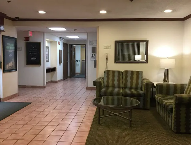 Norwood Inn & Suites by BlissPoint Post Rd Indianapolis hotel detail image 2