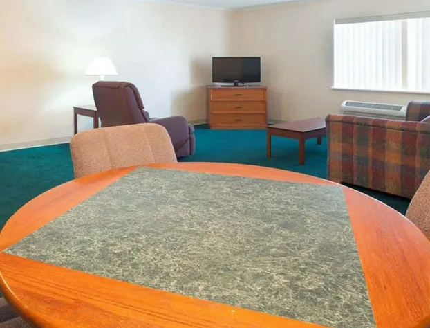 Norwood Inn & Suites by BlissPoint Post Rd Indianapolis hotel detail image 4