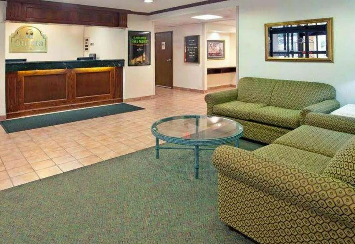 Norwood Inn & Suites Indianapolis hotel hero