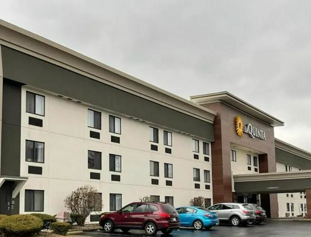 La Quinta Inn by Wyndham Indianapolis Airport Executive Dr hotel detail image 1