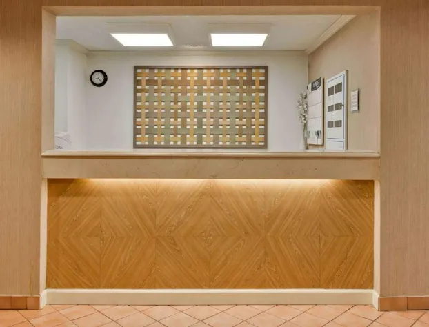 La Quinta Inn & Suites by Wyndham Lakeland East hotel detail image 2