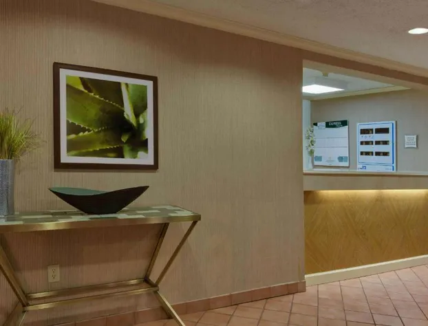 La Quinta Inn & Suites by Wyndham Lakeland East hotel detail image 3