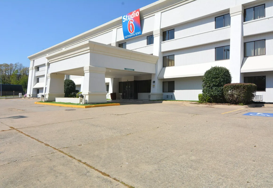 M Star Little Rock hotel hero