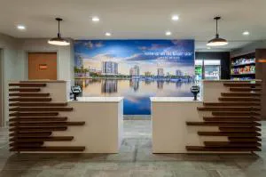 La Quinta Inn & Suites by Wyndham St. Petersburg Northeast hotel detail image 1