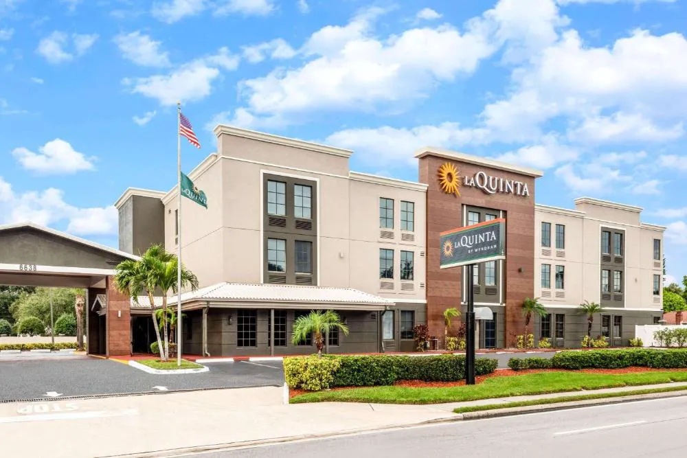 La Quinta Inn & Suites by Wyndham St. Petersburg Northeast hotel hero