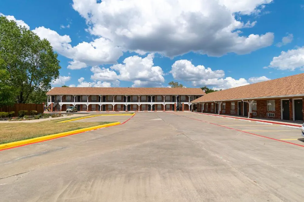 Countryside Inn hotel hero