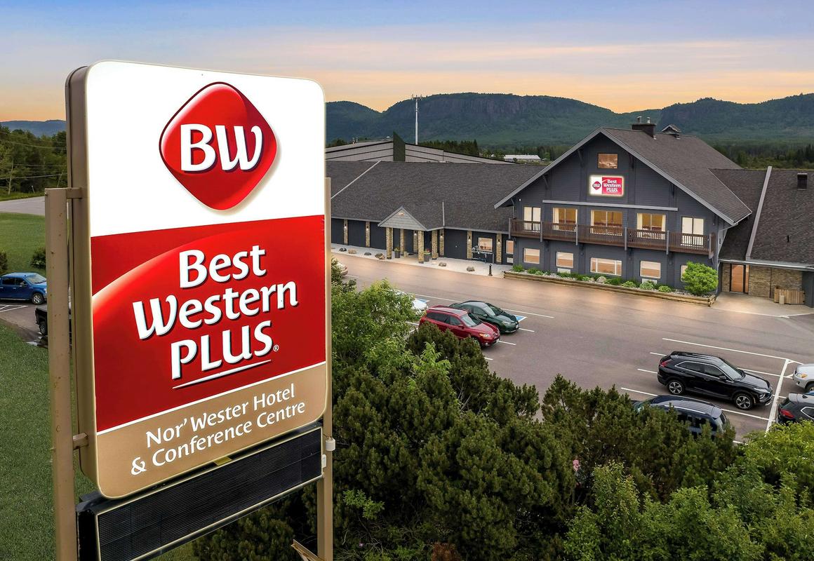 Best Western Plus Nor'wester Hotel & Conference Centre hotel hero