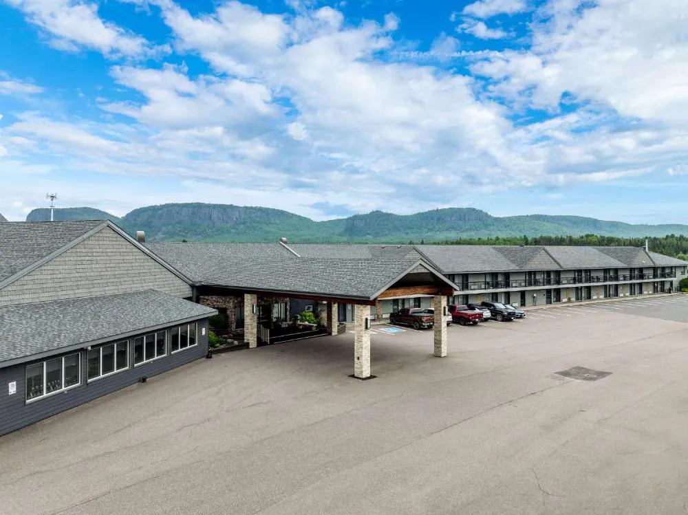 Best Western Plus Nor'wester Hotel & Conference Centre hotel hero