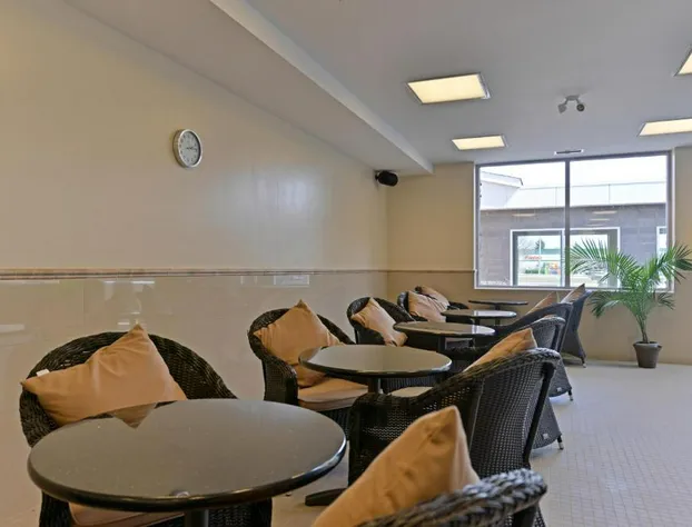 Siding 16 Lodge hotel detail image 4