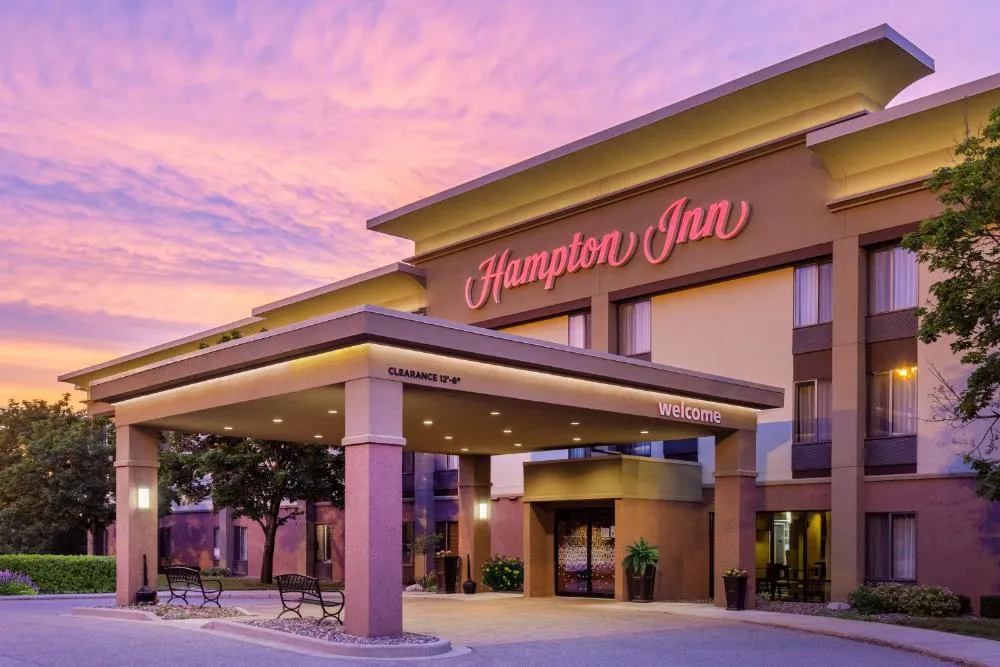 Hampton Inn Eau Claire hotel hero