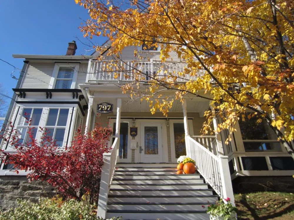 Auberge Marquis de Montcalm hotel hero