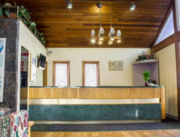 Econo Lodge Inn & Suites Colonie Center Mall hotel detail image 1