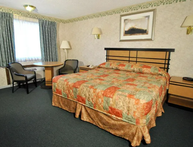 Econo Lodge Inn & Suites Colonie Center Mall hotel detail image 3