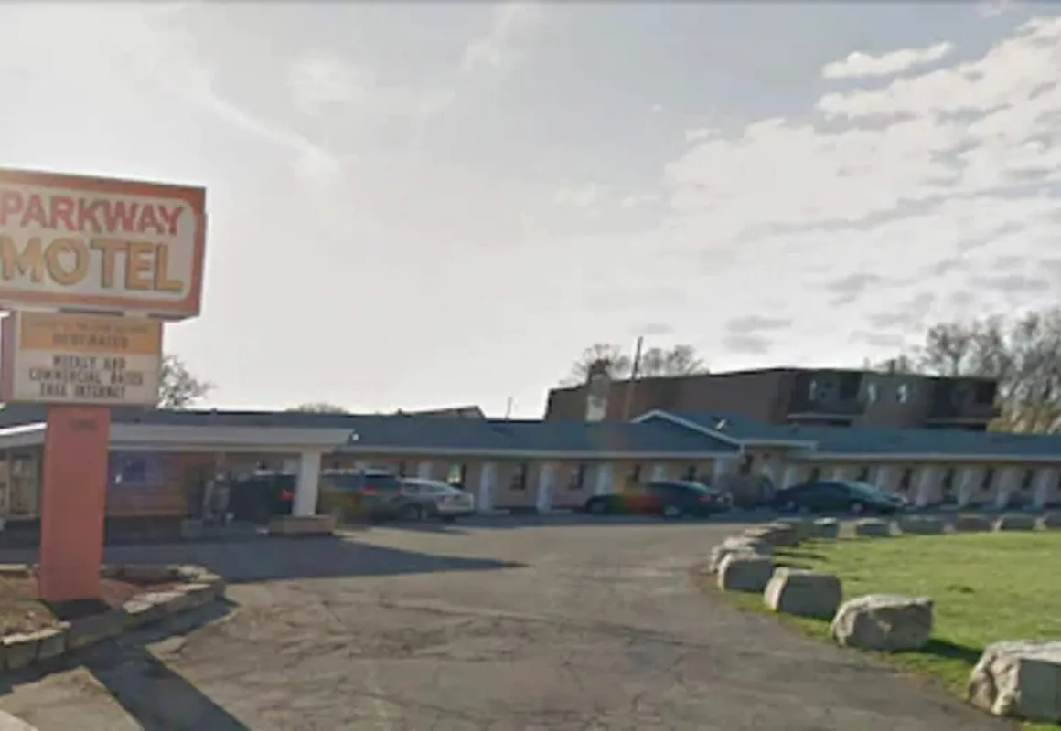 Parkway Motel hotel hero