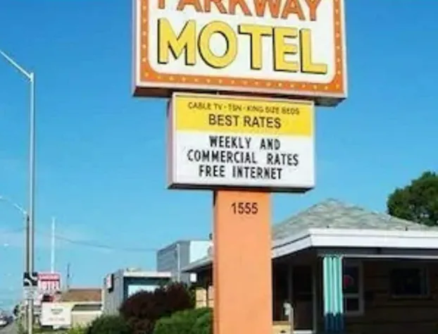 Parkway Motel hotel detail image 1