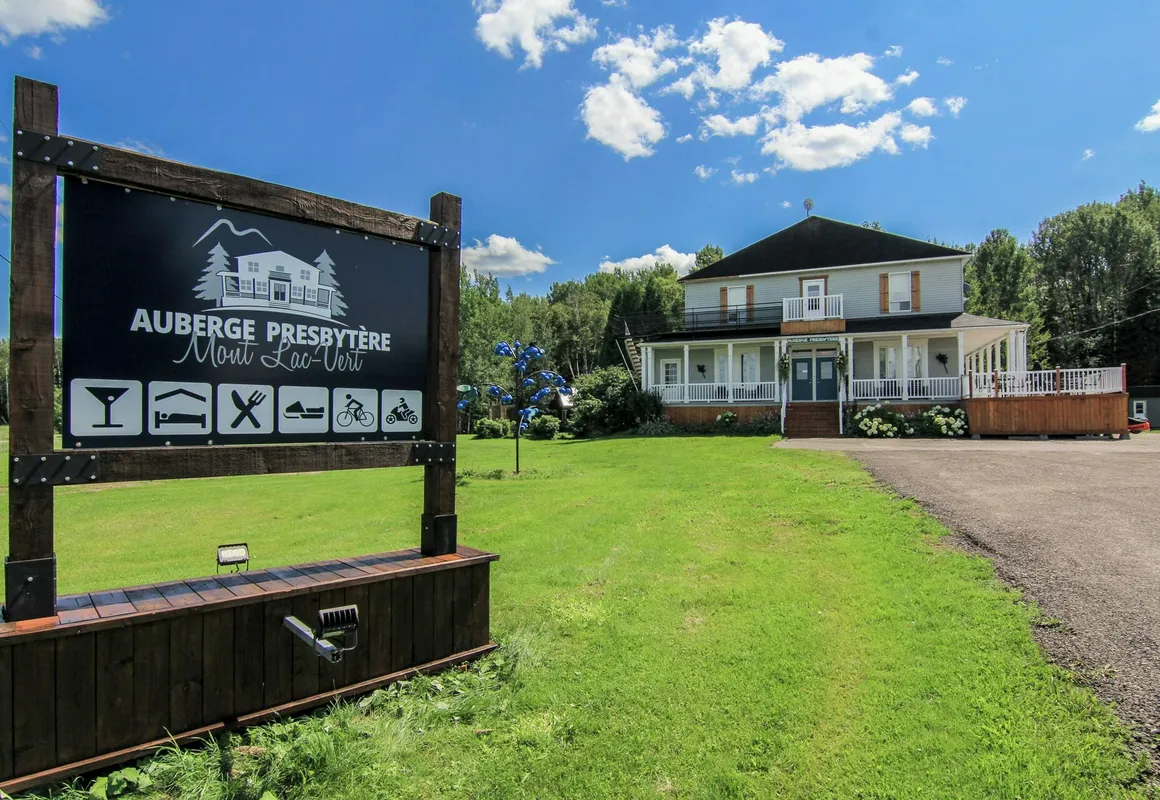 Auberge Presbytere Mont Lac-Vert hotel hero